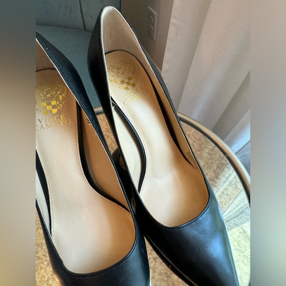 Vince Camuto Sevilla Leather Stiletto Pointed Toe Heel - Picture 4 of 6